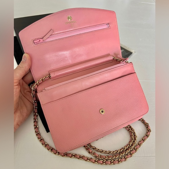 Chanel Wallet on Chain WOC in Pink Caviar - Picture 3 of 8